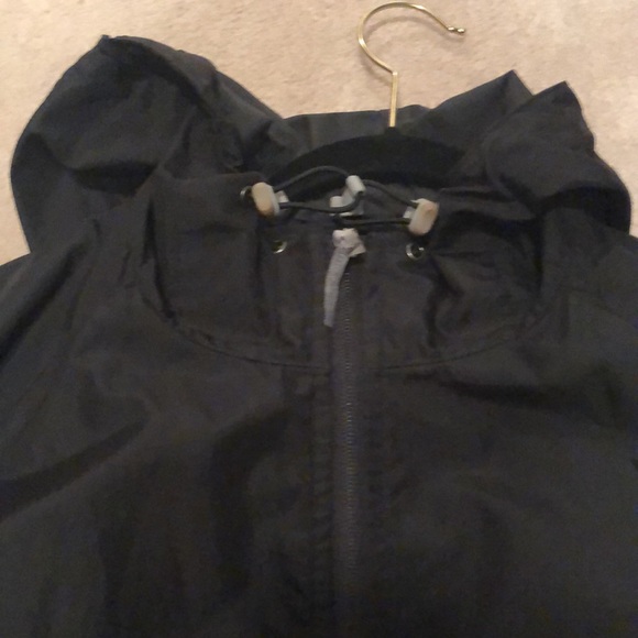 Eddie Bauer packable rain shell - Picture 2 of 5